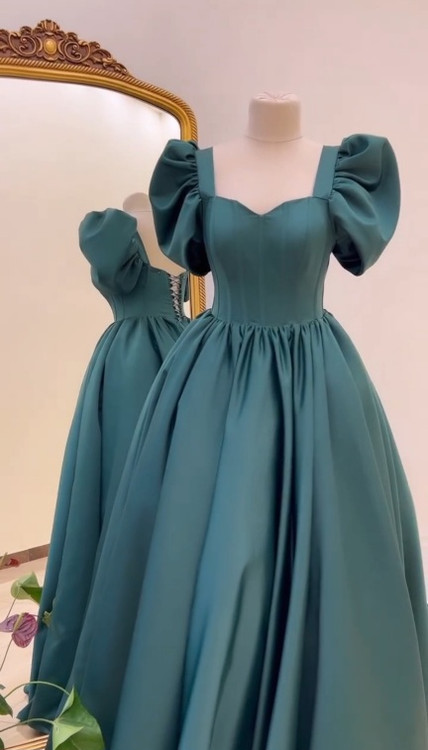 خرید لباس شب ماکسی سبز درباری