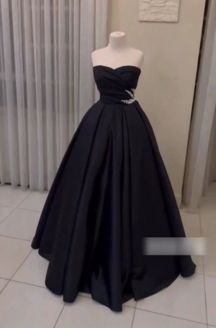 خرید لباس شب پفی پرنسسی