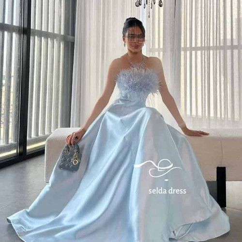 لباس شب ساتن پردار آبی آسمانی