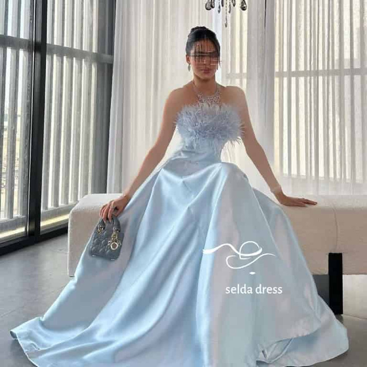 لباس شب ساتن پردار آبی آسمانی