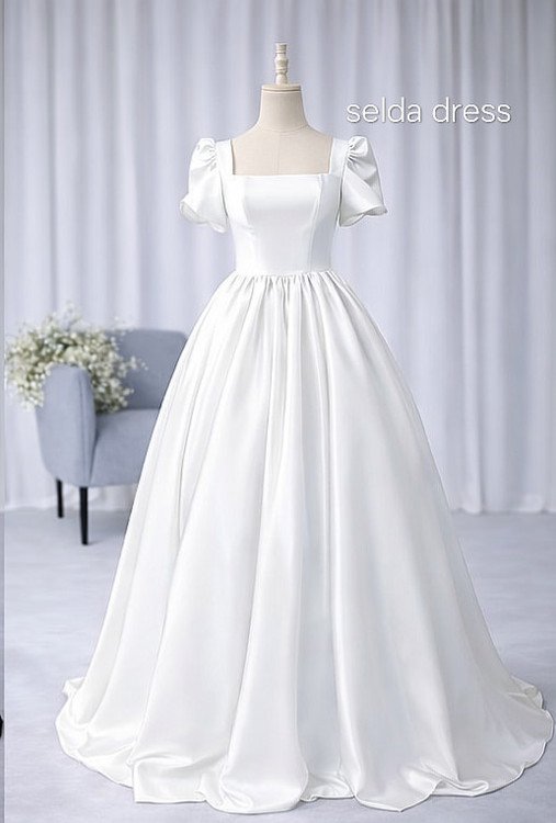 خرید لباس شب سفید پفی